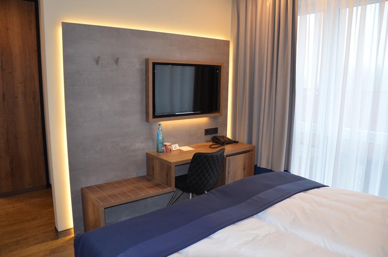 Sky Hotel Cloppenburg Exterior foto